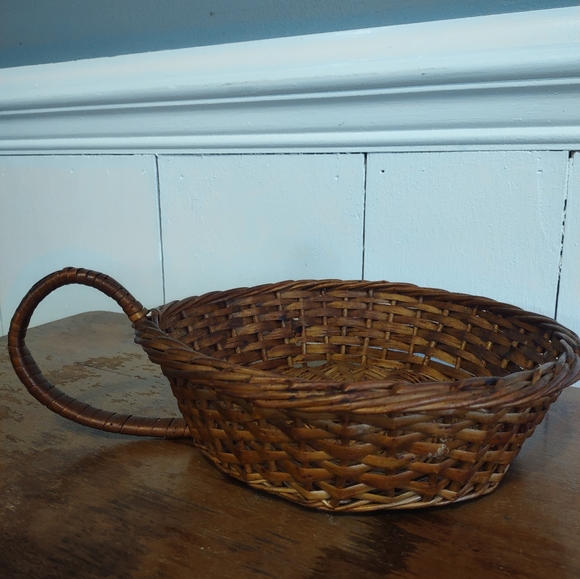 Basket Loop Handle Vintage Brown Wicker Hand Woven 9.5" Dia ~ Rare Cottage Core - Picture 8 of 10